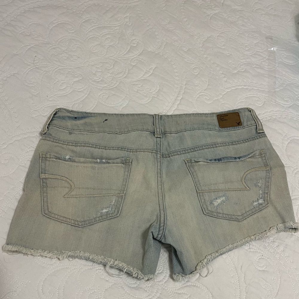 Women American Eagle outfitter white washed distressed jean shorts size 4 ripped - Picture 6 of 6